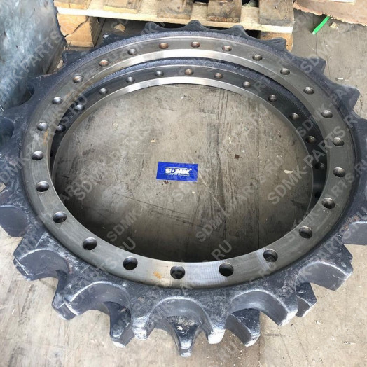 Звездочка KOMATSU PC300-8 207-27-72270 1