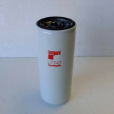 Фильтр масляный P551670 Fleetguard LF747 Фильтр масляный P551670 Fleetguard LF747